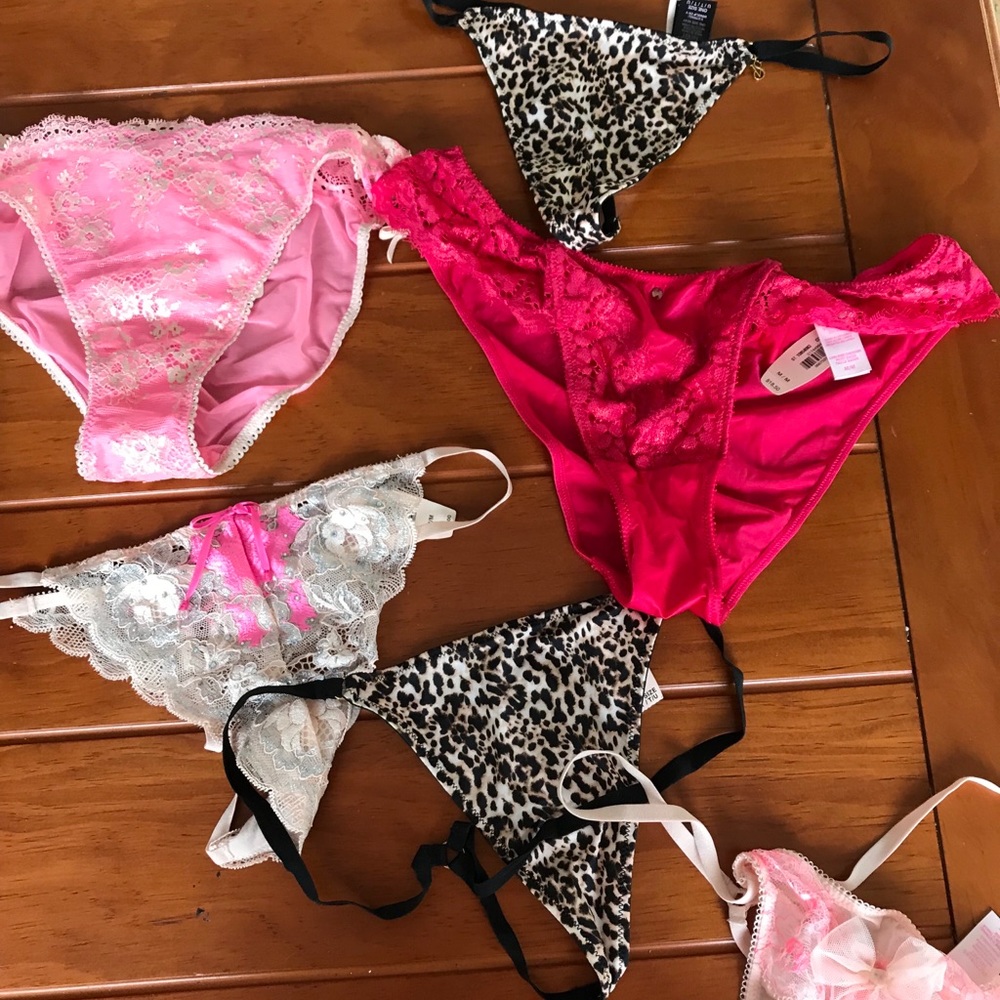 New with tags Victoria’s Secret bikini thongs